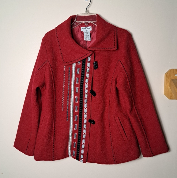 NorthStyle 100% Wool Embroidered Nordic Style Toggle Button Closure Red Sz Large - Picture 1 of 13